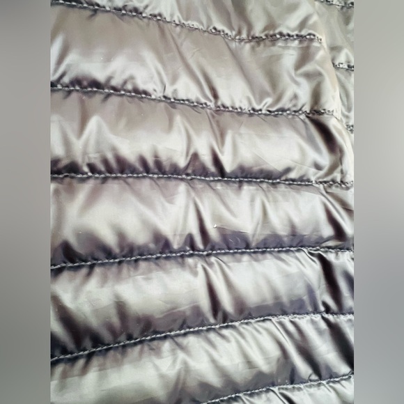 Lilly Pulitzer True Navy quilted vest with printed inside size XL - Picture 6 of 6